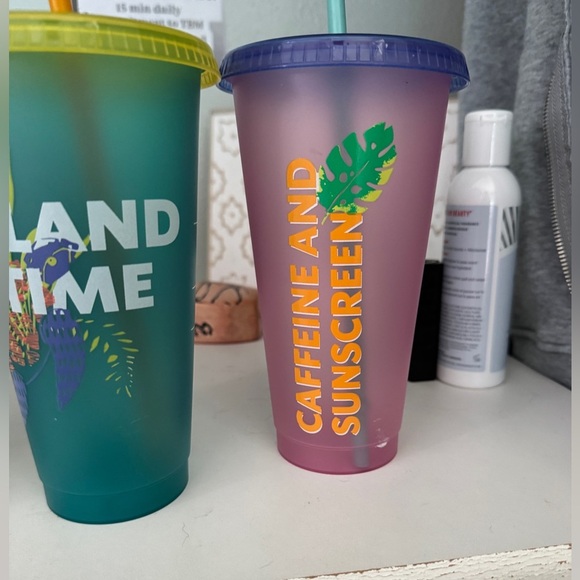 4/$25 Like new Starbucks cold cups bundle of 3 - Picture 4 of 4